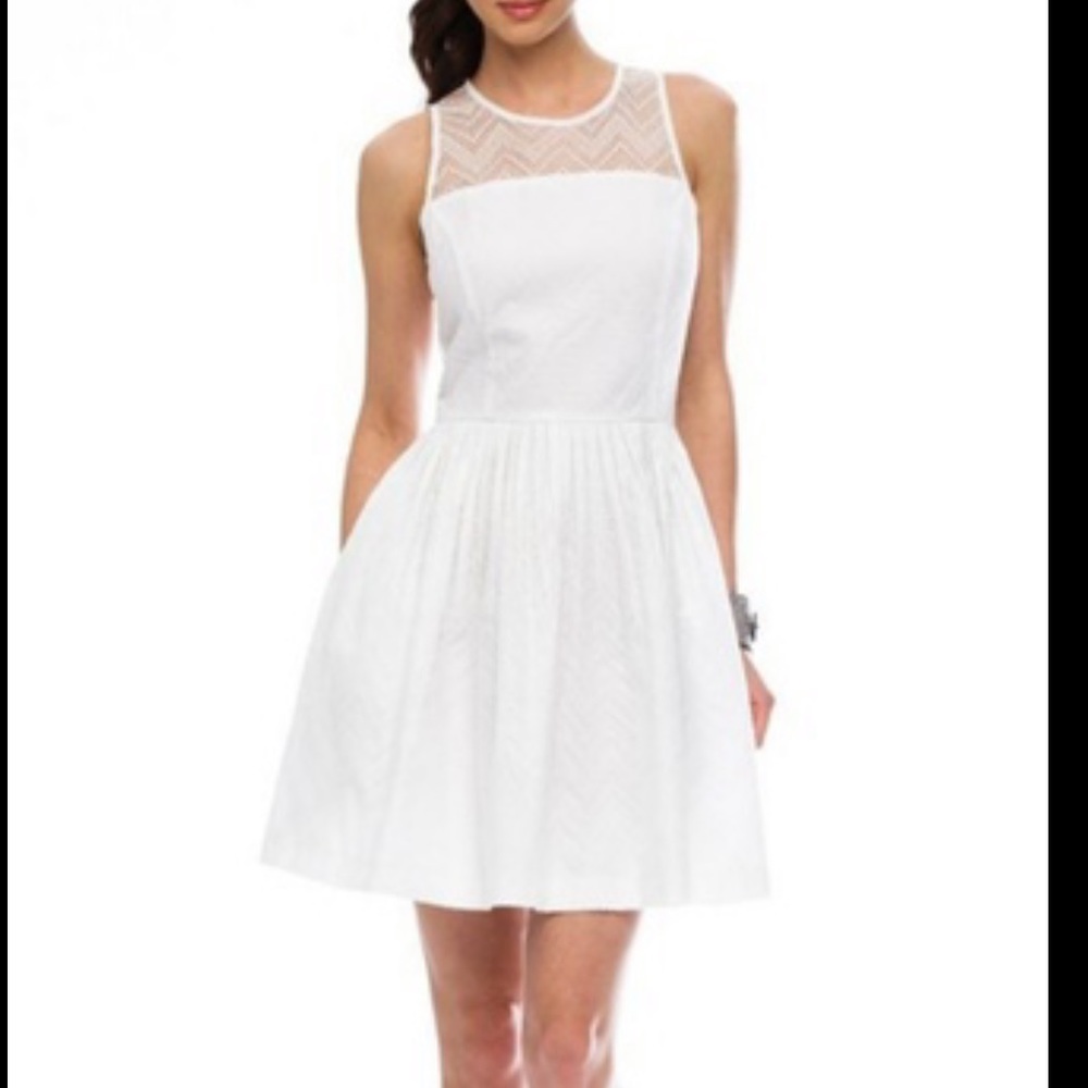 Beautiful white Armani Exchange winter dress 4